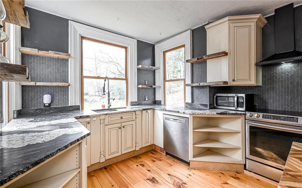 3261 Wexford Road Gibsonia, PA 15044 - Photo 6 of 49 Gallery Image 6