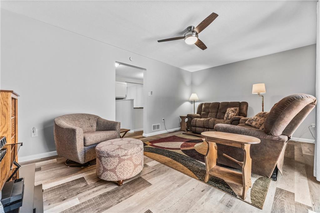 332 Central Drive Cranberry Township, PA 16066 - Photo 10 of 28 a living room with furniture
