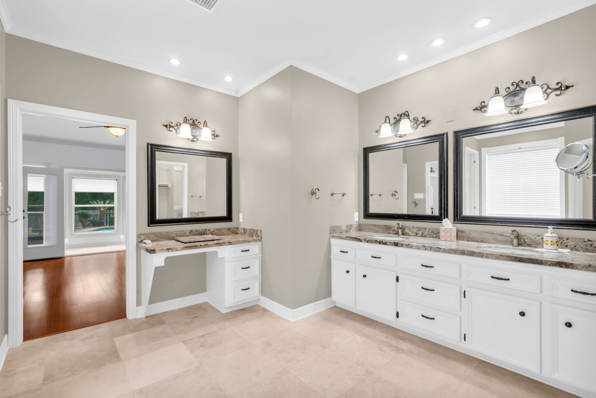 142 West Shadowpoint Circle The Woodlands, TX 77381 - Photo 23 of 50