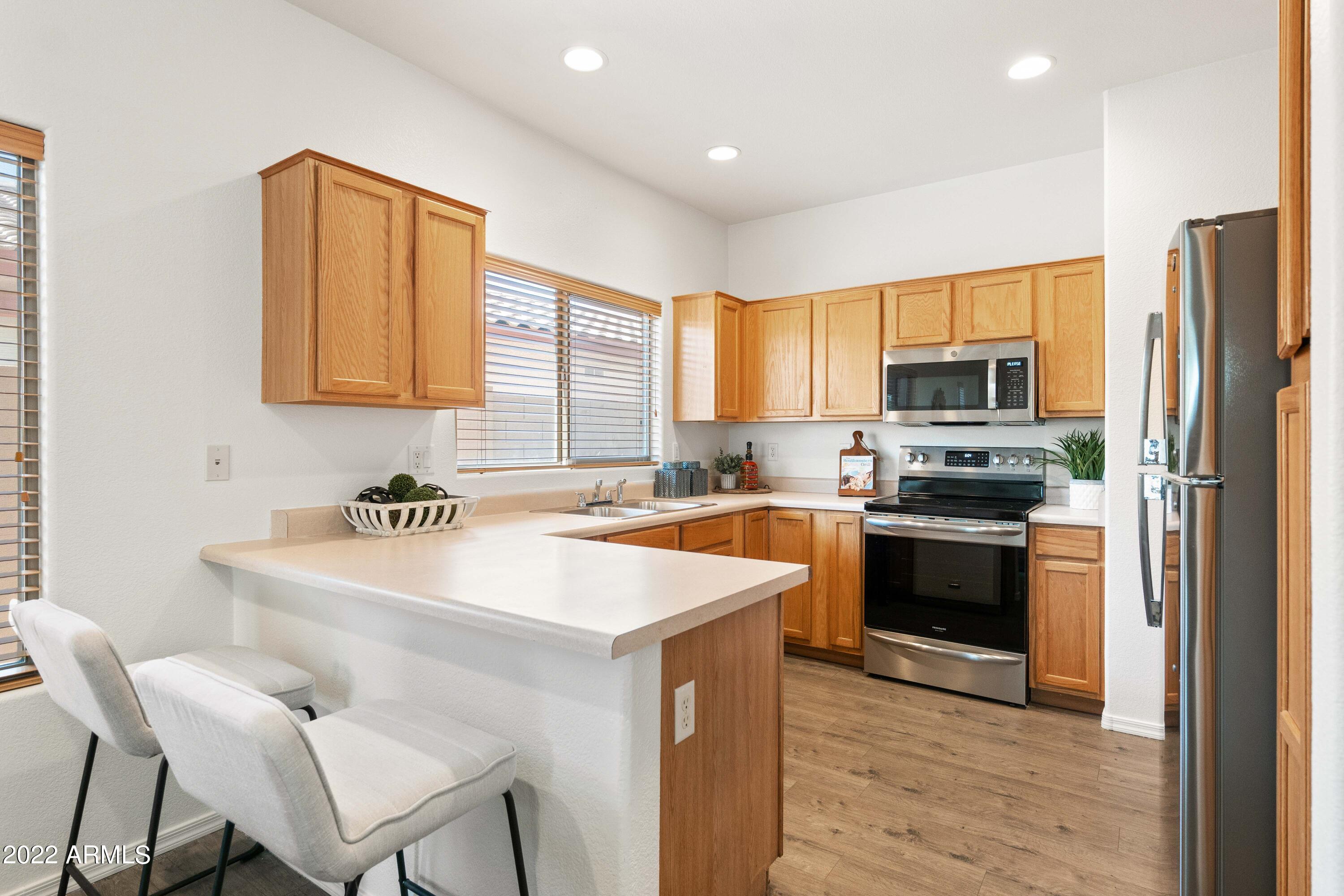 4284 South Woodshed Road Gilbert, AZ 85297 - Photo 12 of 22 Kitchen