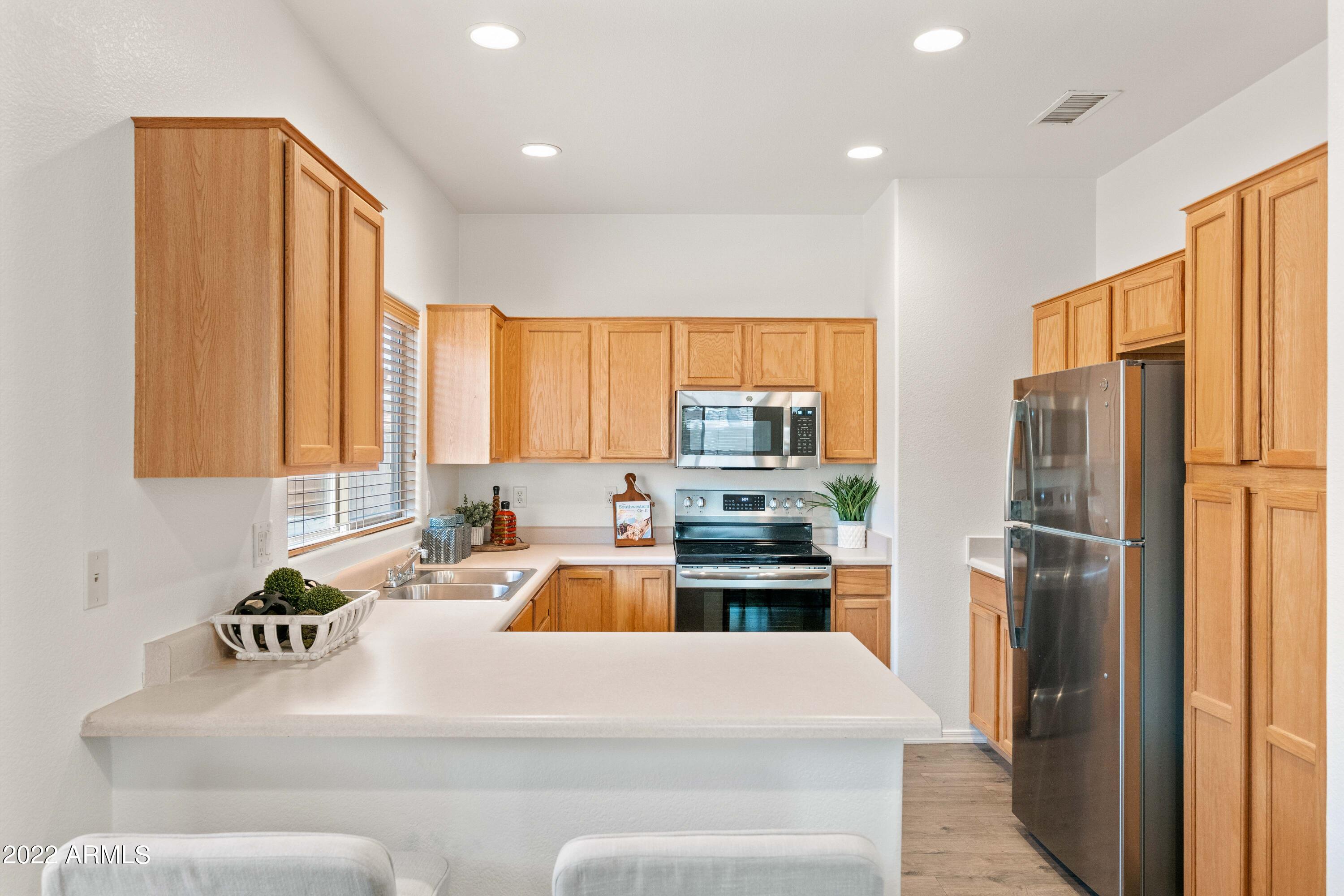 4284 South Woodshed Road Gilbert, AZ 85297 - Photo 13 of 22 Kitchen