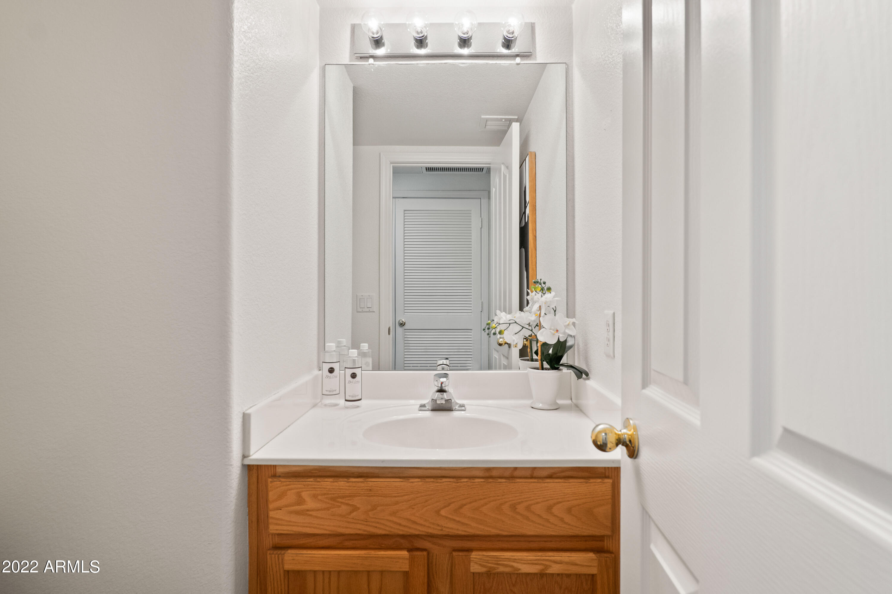 4284 South Woodshed Road Gilbert, AZ 85297 - Photo 15 of 22 Hall Bath