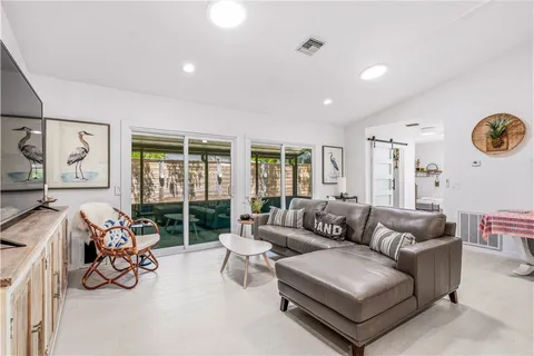 $949,900 | 670 Cypress Road, Vero Beach, FL 32963