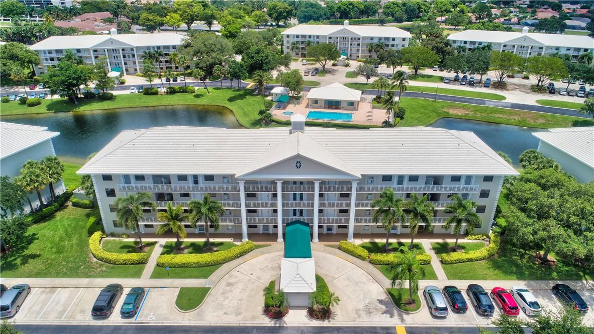 6037 Balboa Circle, Unit 402 Boca Raton, FL 33433 - Photo 4 of 49 Photo 4
