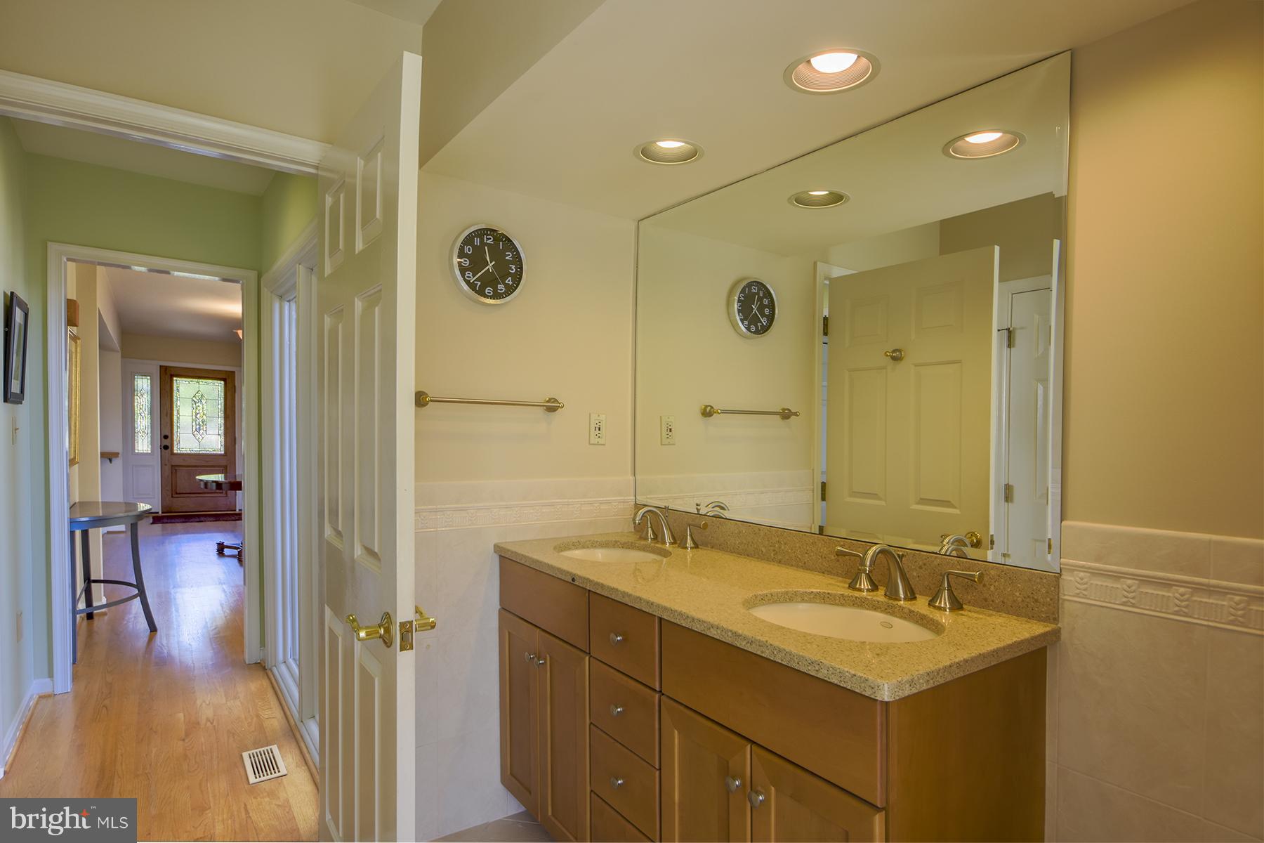 960 South River Landing Road, Unit 960 Edgewater, MD 21037 - Photo 14 of 29 Double vanity in master bath