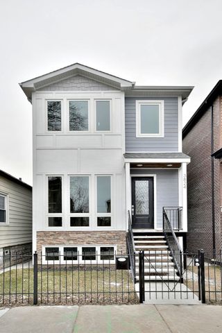 a view of entryway with stairs