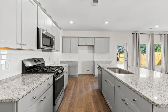 $390,000 | 104 Country Gate Lane, Summerville, SC 29485