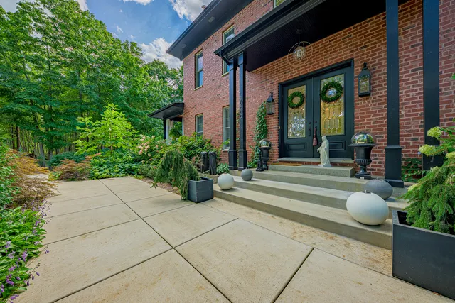 $1,300,000 | 20600 Old Wolf Road, Mokena, IL 60448