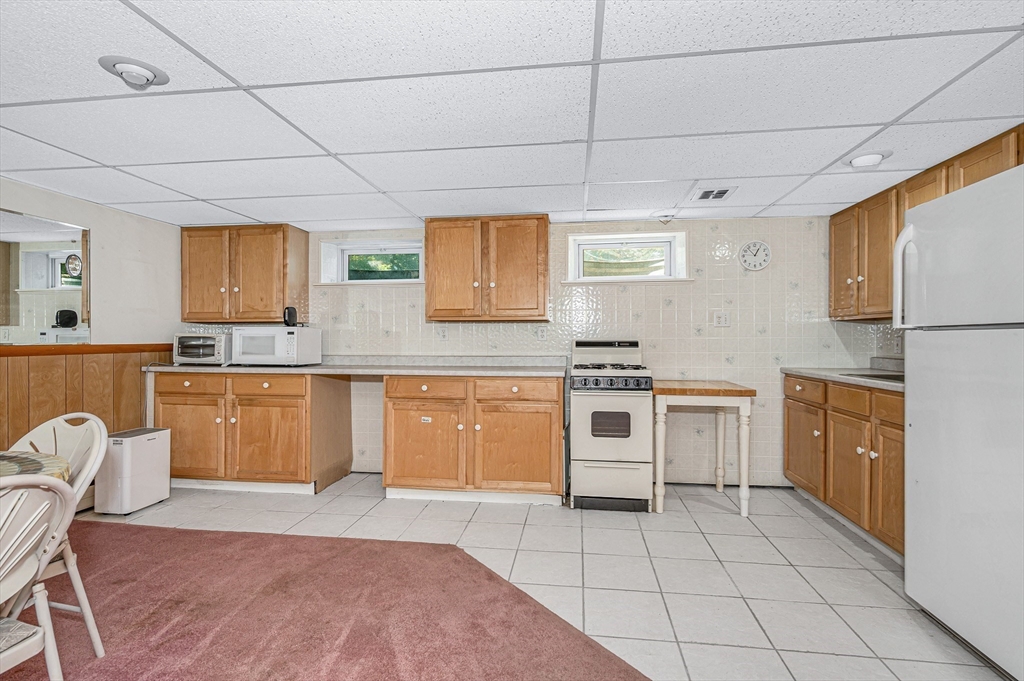 28 Ledge Road Pelham, NH 03076 - Photo 22 of 36