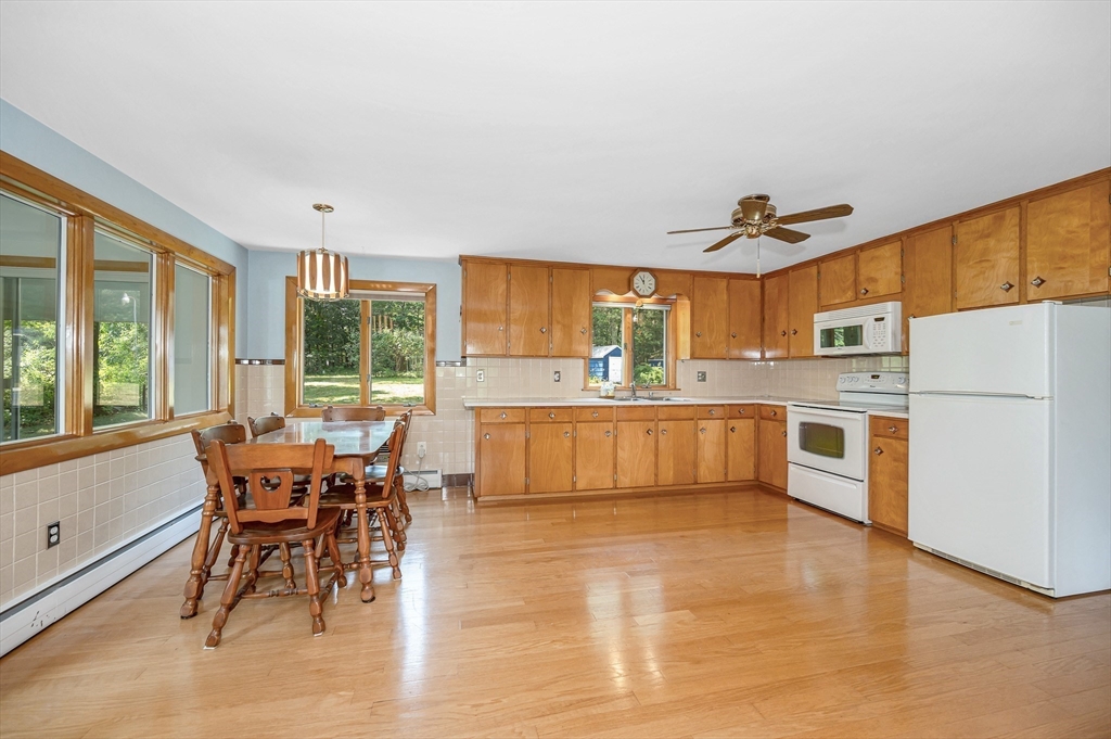 28 Ledge Road Pelham, NH 03076 - Photo 6 of 36