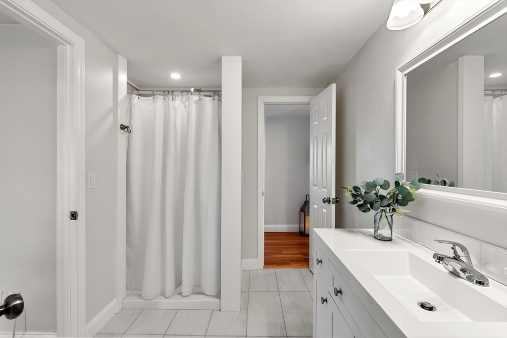 40 Middle Street, Unit 3A Gloucester, MA 01930 - Photo 7 of 14