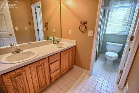 11500 Whitaker Road Fenton, MI 48430 - Photo 13 of 29 20420240-12.JPG
