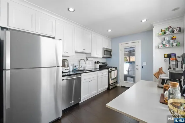 $689,000 | 340 Marsan Drive, Carlstadt, NJ 07072