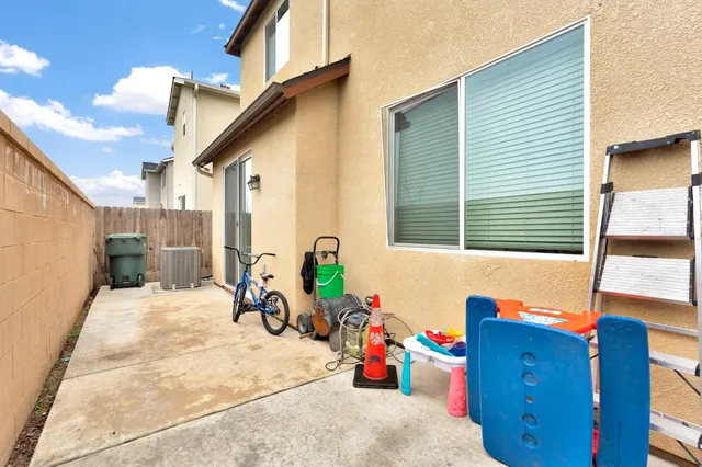 $415,000 | 6377 East Meritage Drive, Fresno, CA 93727