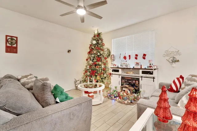 $415,000 | 6377 East Meritage Drive, Fresno, CA 93727