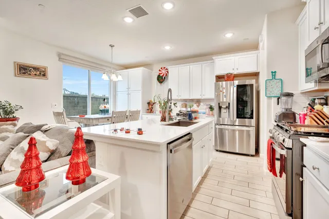 $415,000 | 6377 East Meritage Drive, Fresno, CA 93727