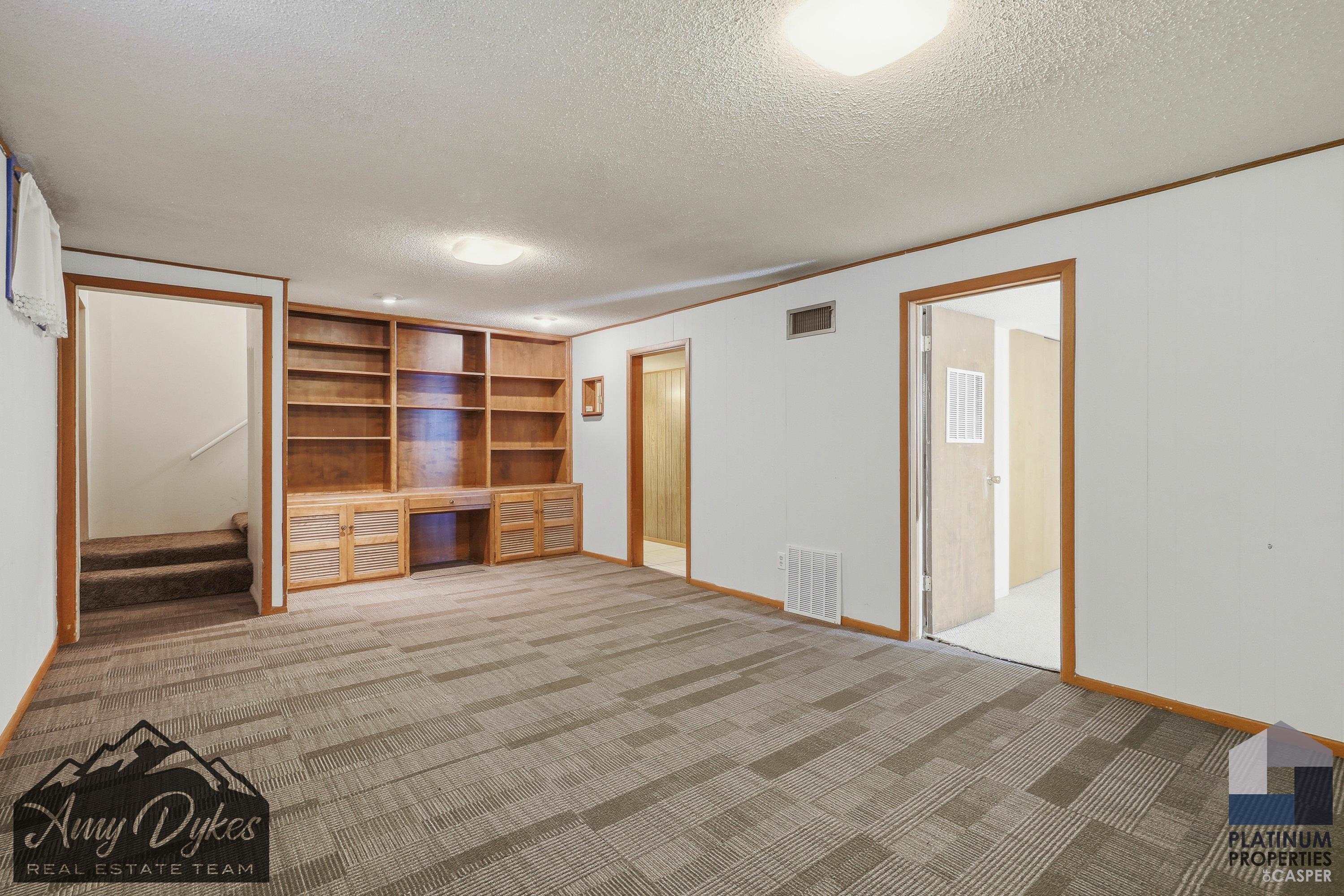 146 Valley Drive Casper, WY 82604 - Photo 16 of 24