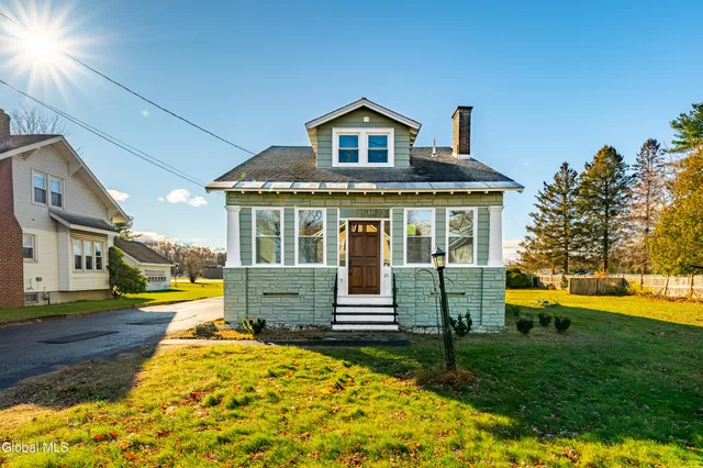 $349,900 | 21 Magee Drive, Bethlehem, NY 12077