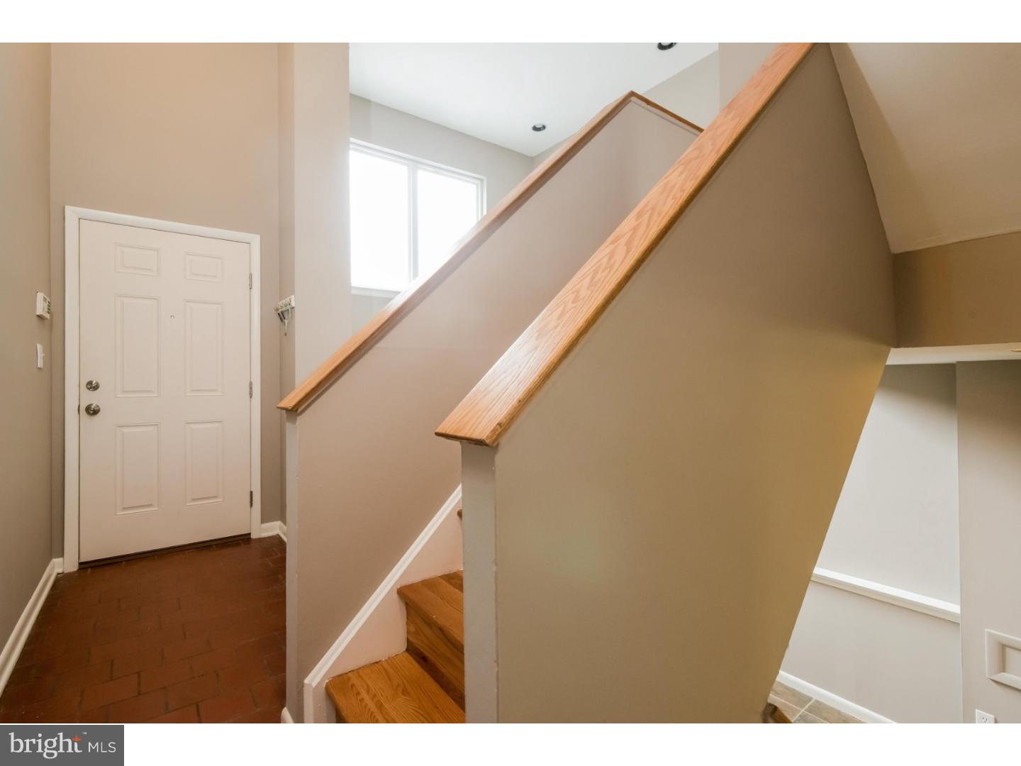 509 South 5th Street Philadelphia, PA 19147 - Photo 2 of 21 Foyer