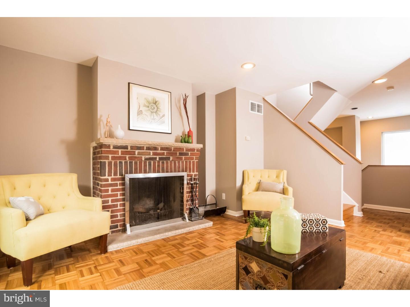 509 South 5th Street Philadelphia, PA 19147 - Photo 4 of 21 Living Room