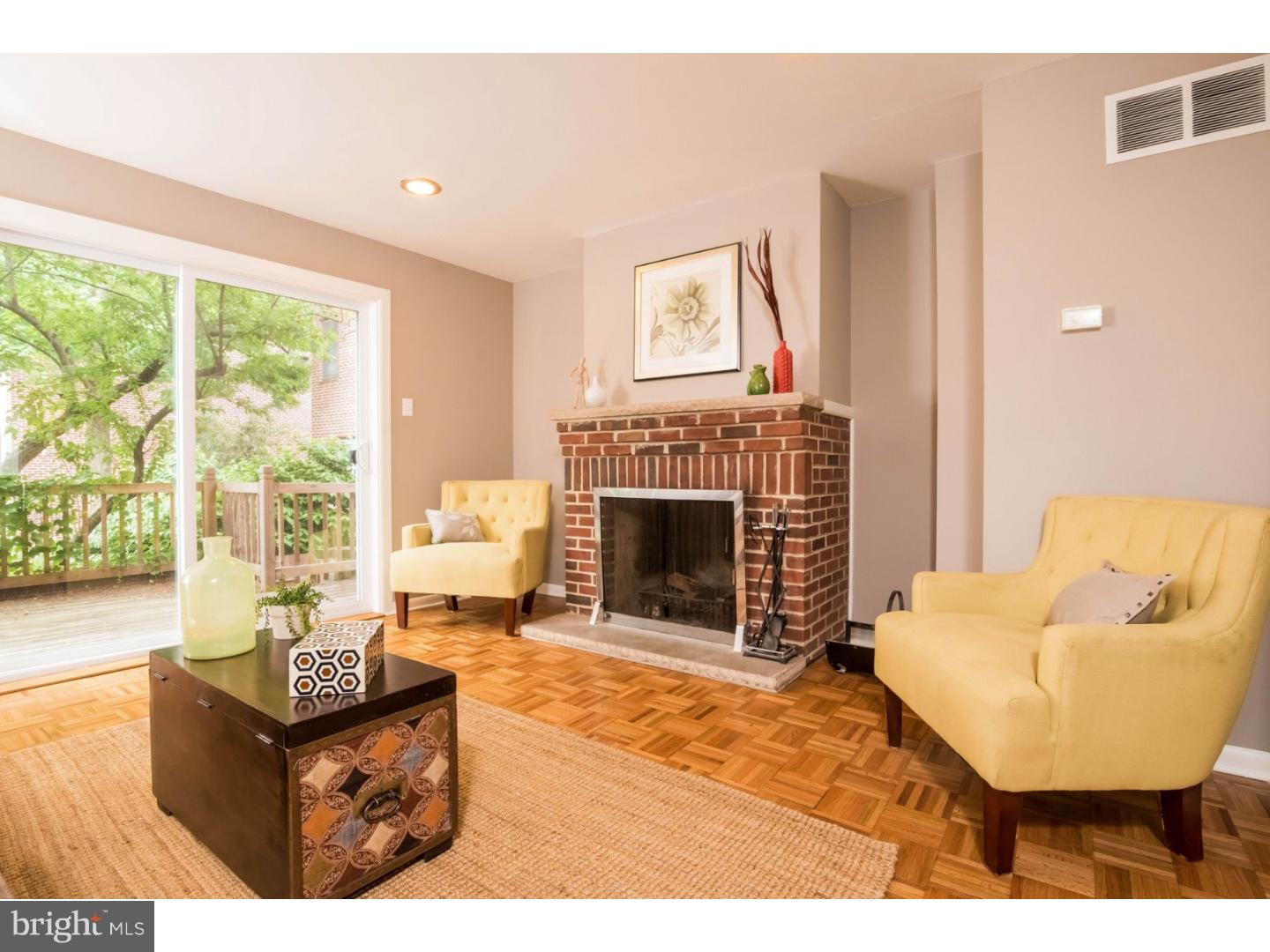 509 South 5th Street Philadelphia, PA 19147 - Photo 5 of 21 Living Room