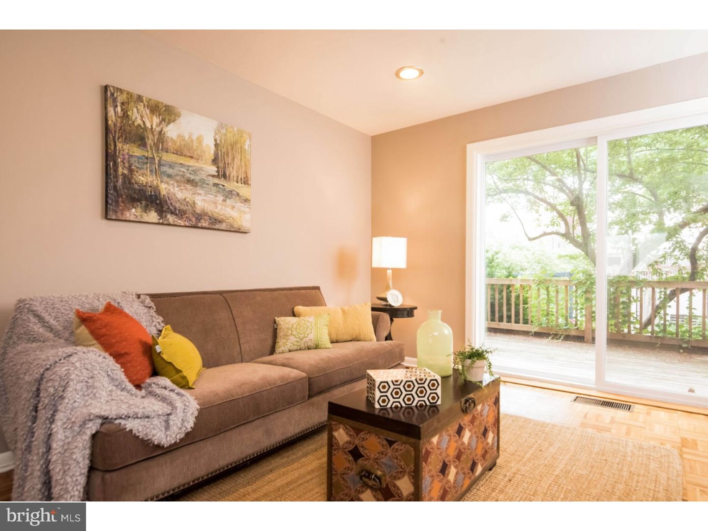 509 South 5th Street Philadelphia, PA 19147 - Photo 6 of 21 Living Room