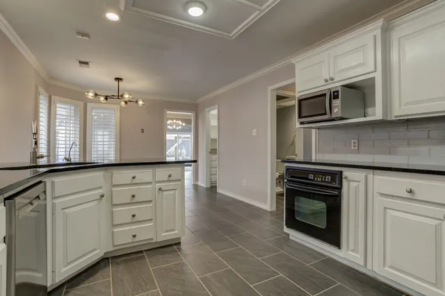 $399,900 | 5107 1st Place, Lubbock, TX 79416