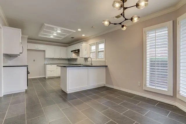 $399,900 | 5107 1st Place, Lubbock, TX 79416