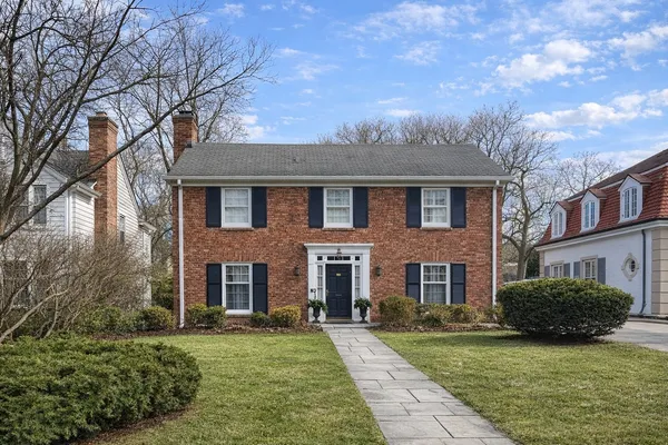 $1,300,000 | 1940 Chestnut Avenue, Wilmette, IL 60091