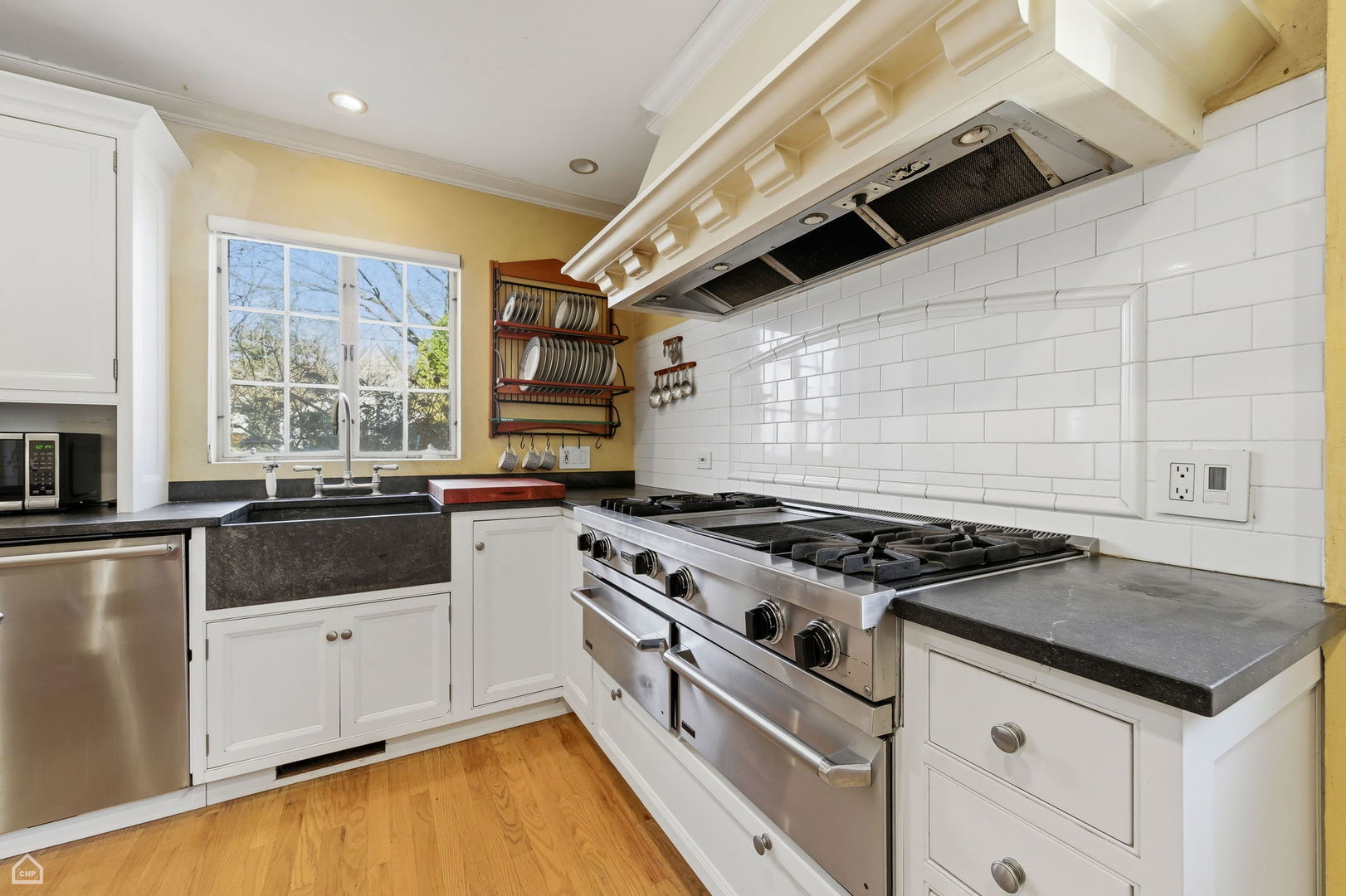 1940 Chestnut Avenue Wilmette, IL 60091 - Photo 3 of 25