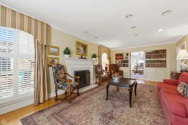 $1,300,000 | 1940 Chestnut Avenue, Wilmette, IL 60091