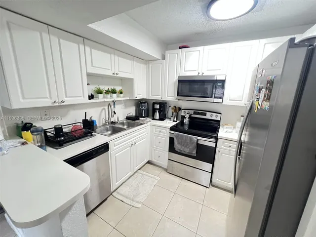 $3,000 | 8116 Severn Drive, Unit C, Boca Raton, FL 33433