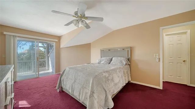 $2,240,000 | 462 Island Circle, Sarasota, FL 34242