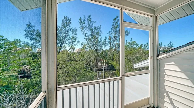 $2,240,000 | 462 Island Circle, Sarasota, FL 34242