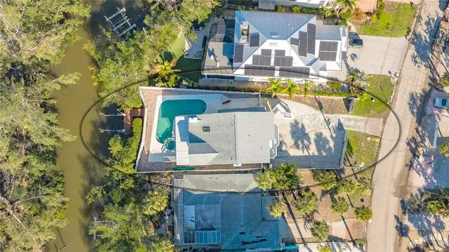 $2,240,000 | 462 Island Circle, Sarasota, FL 34242