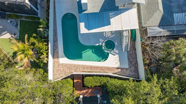 $2,240,000 | 462 Island Circle, Sarasota, FL 34242