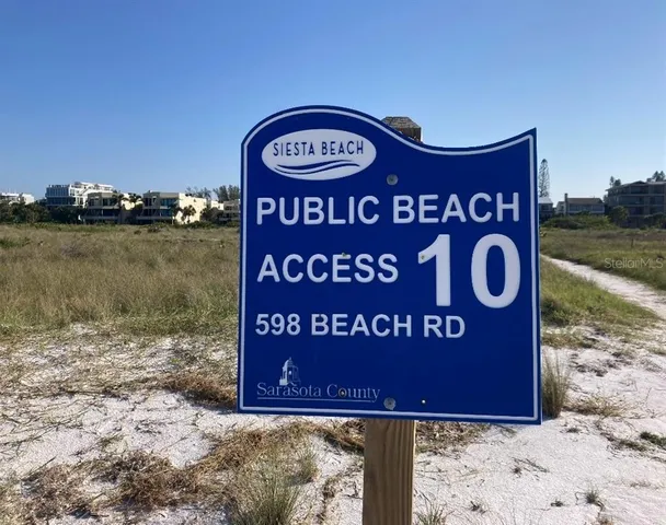 $2,240,000 | 462 Island Circle, Sarasota, FL 34242