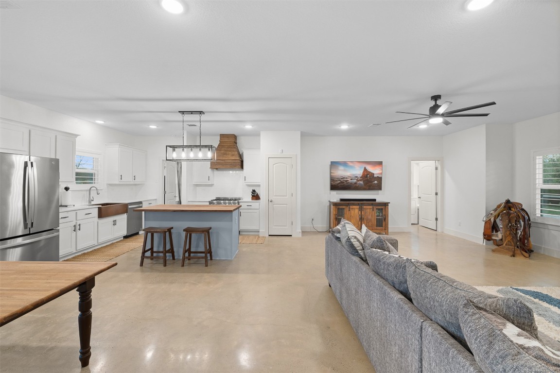 44206 Springer Road Hempstead, TX 77445 - Photo 13 of 43 a large kitchen with stainless steel appliances lots of counter space and breakfast area