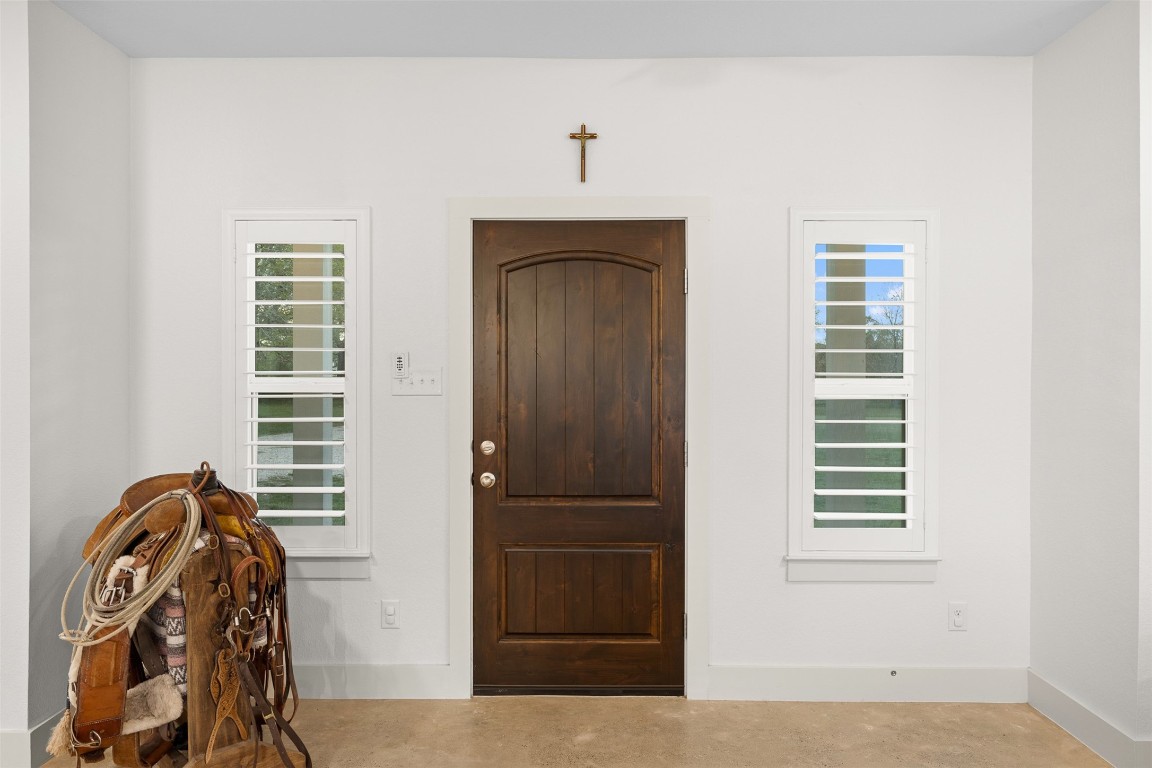 44206 Springer Road Hempstead, TX 77445 - Photo 8 of 43 a view of empty room with windows and wardrobe