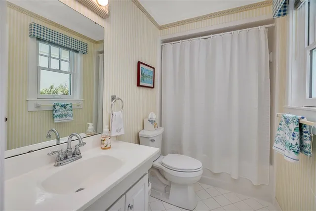 $2,450,000 | 2022 Bruce Circle, St. Simons Island, GA 31522