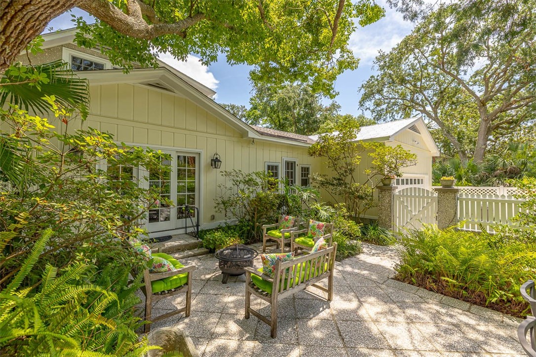 2022 Bruce Circle St. Simons Island, GA 31522 - Photo 34 of 40 Private patio with access to kitchen and dining room.