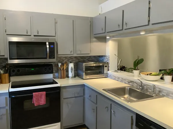 $2,250 | 22040 Palms Way, Unit 204, Boca Raton, FL 33433