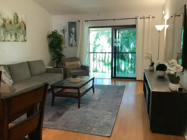 $2,250 | 22040 Palms Way, Unit 204, Boca Raton, FL 33433