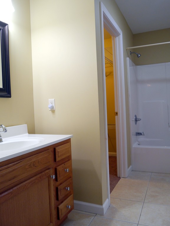 83 Superior Avenue Springfield, MA 01151 - Photo 6 of 10 Gallery Image 6