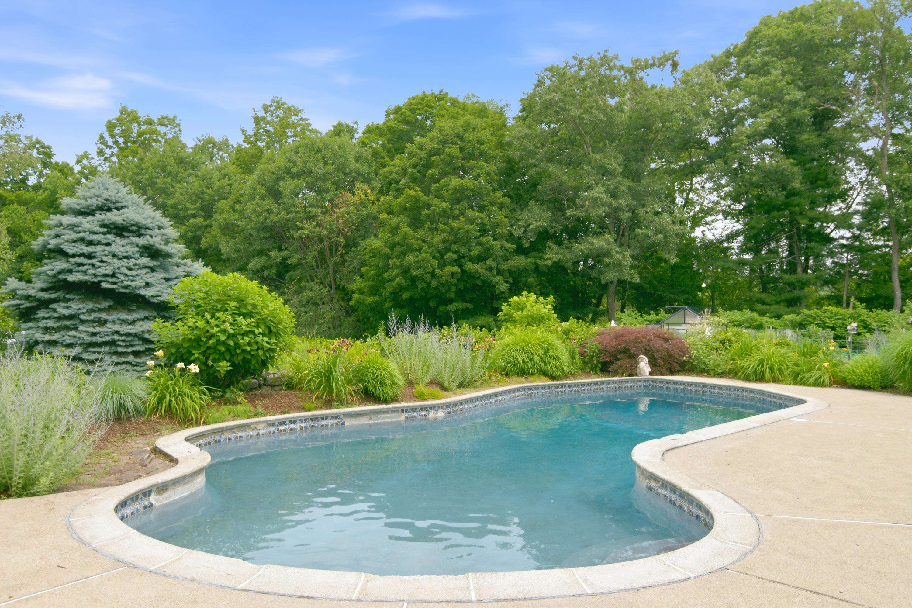 428 Clark Hill Road New Boston, NH 03070 - Photo 10 of 34
