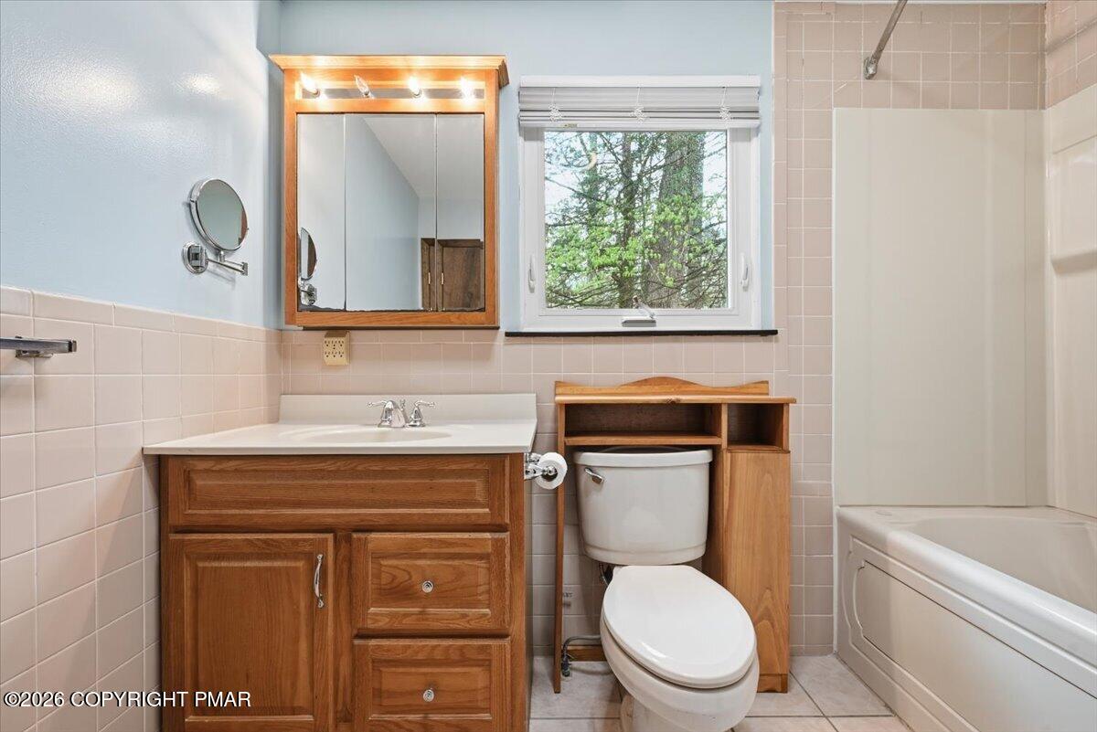 1238 Glenbrook Road Bartonsville, PA 18321 - Photo 47 of 107 047-042_DSC_6100