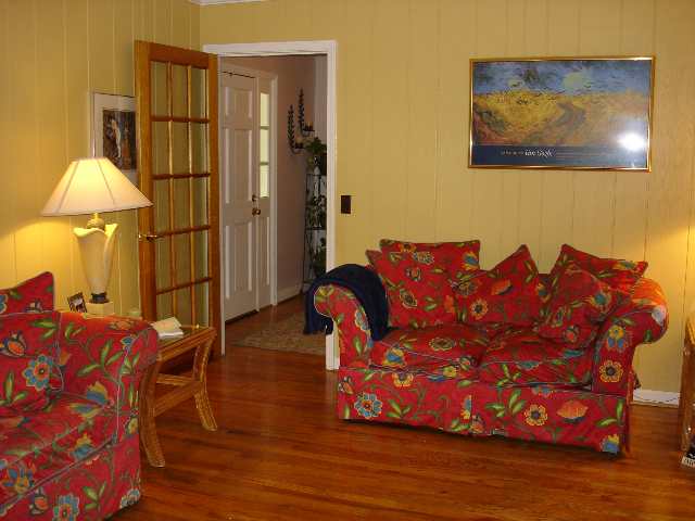 9 Queensbury Road Greenville, SC 29617 - Photo 3 of 22 Gallery Image 3