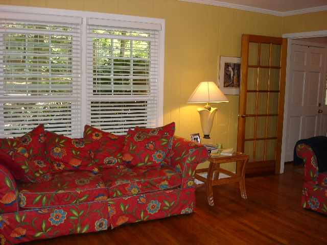 9 Queensbury Road Greenville, SC 29617 - Photo 4 of 22 Gallery Image 4