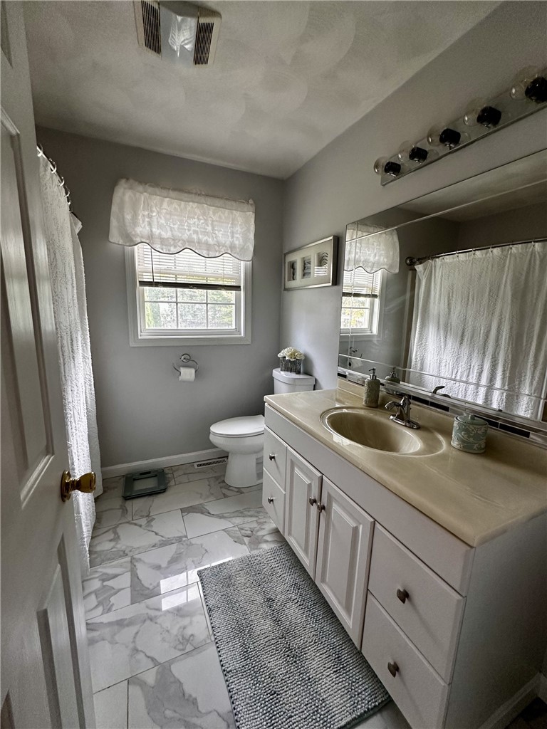 19 Marques Street Cumberland, RI 02864 - Photo 9 of 25