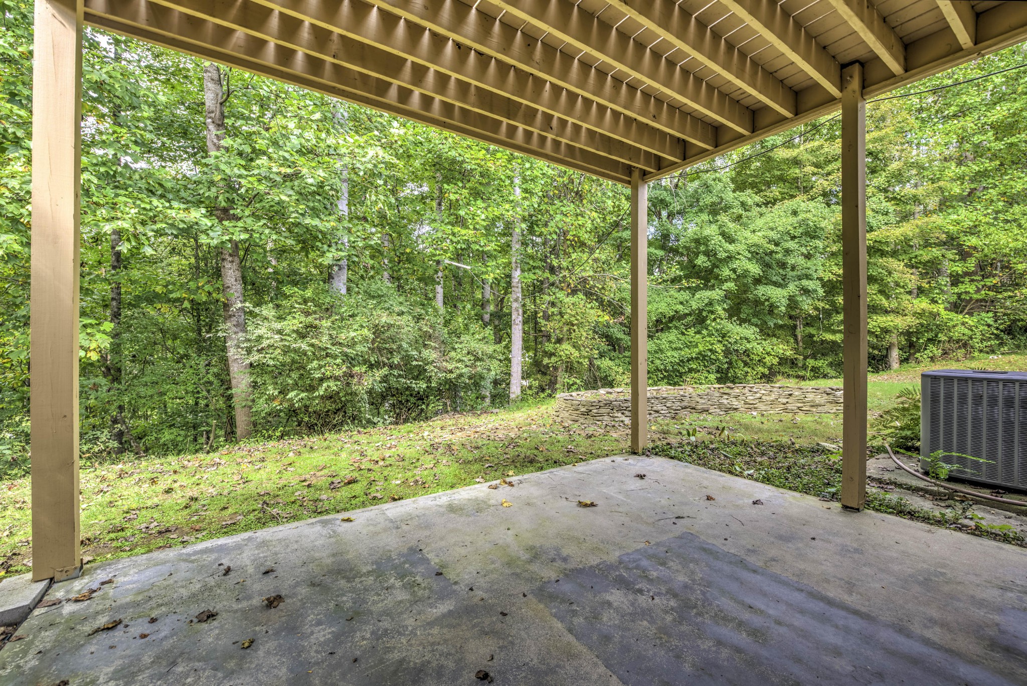 118 Garnet Lane Oak Ridge, TN 37830 - Photo 26 of 28 a view of a backyard with plants